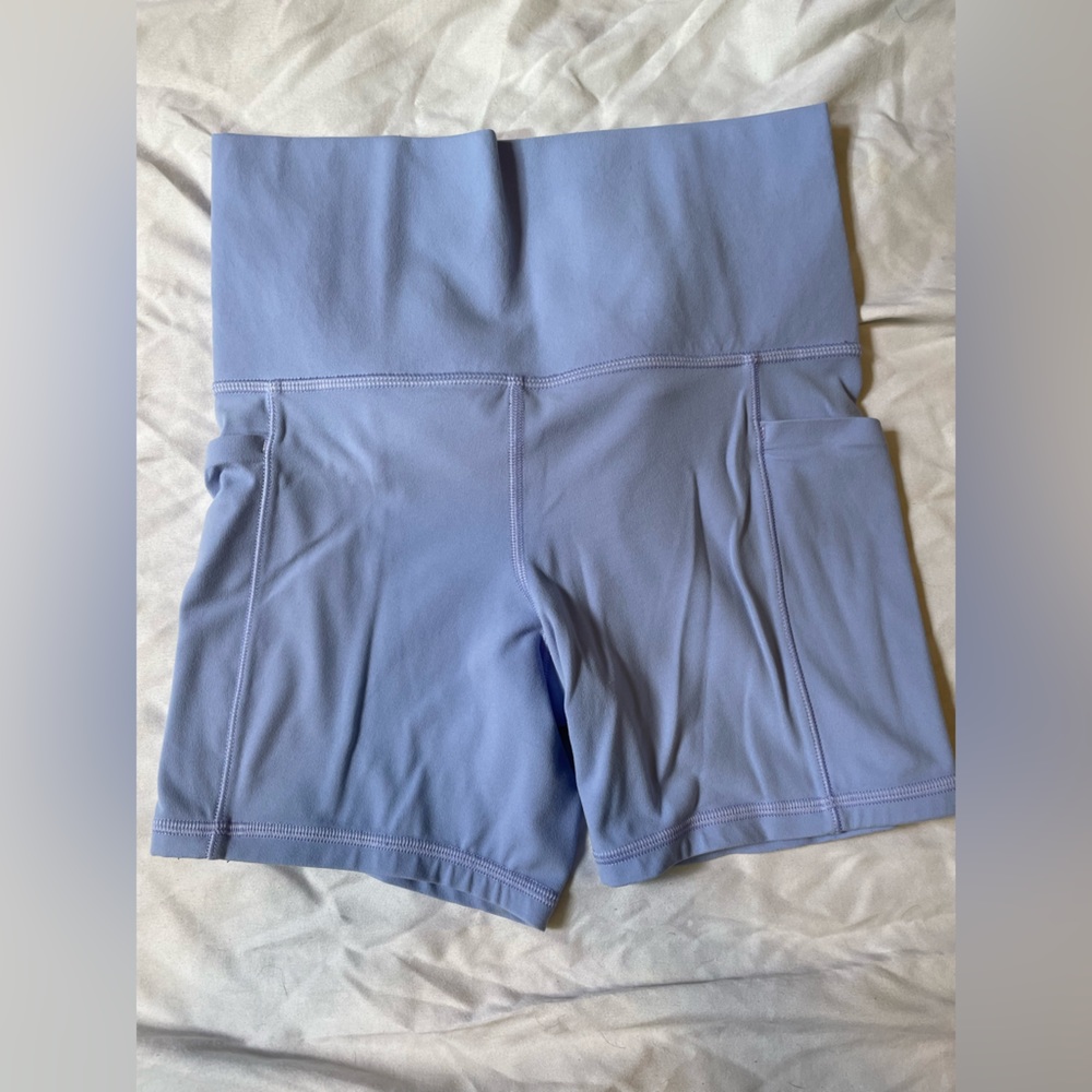 Athleta Salutation Stash Pocket Short 5” Size XS